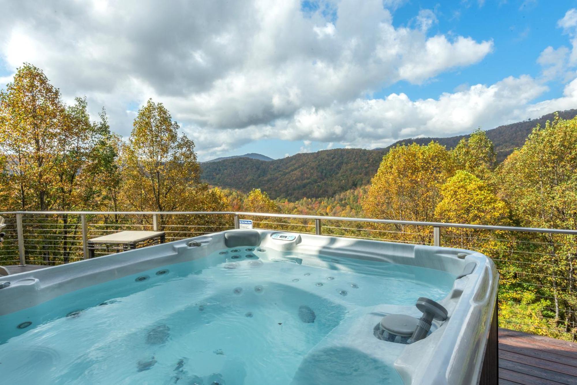 Вилла Skytop Chalet Pet Friendly, Hot Tub And Views Блэк-Маунтин Экстерьер фото